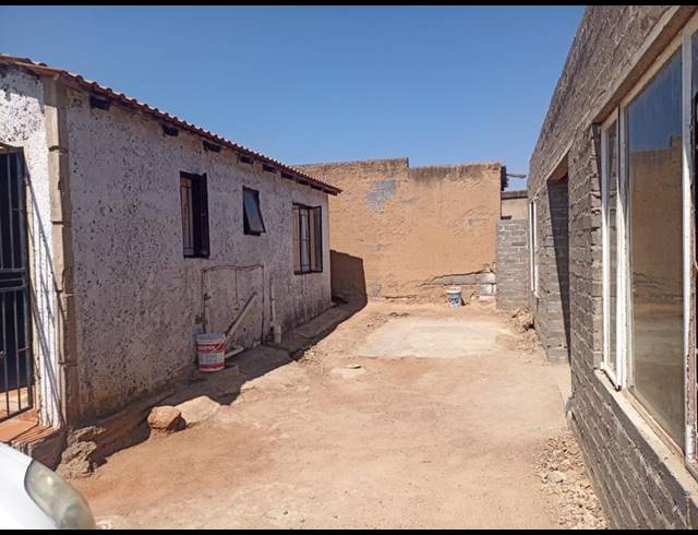 2 BEDROOM HOUSE FOR SALE IN SOSHANGUVE R